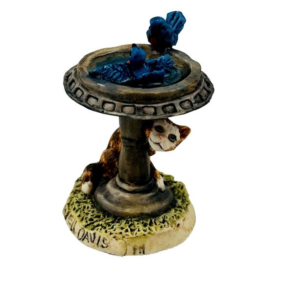One In The Hand Lowell Davis Schmid RFD America Figurine Cat‎ Birdbath No Box - Picture 1 of 11